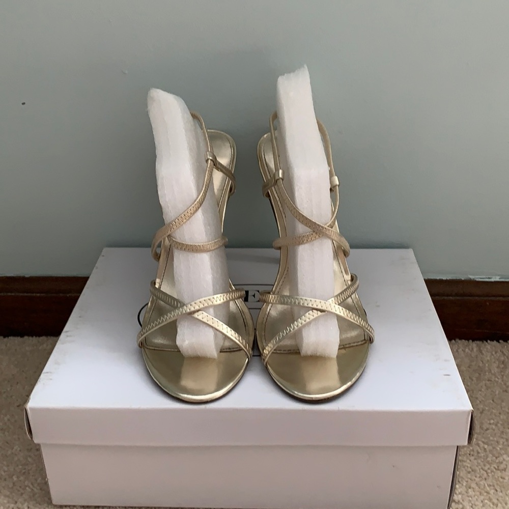 Gold pumps